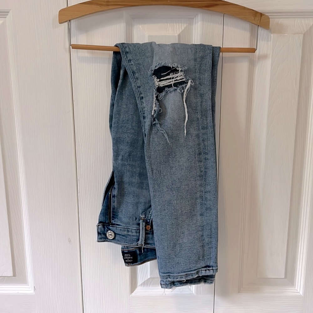 Citizens of humanity jeans size 25. Substantial rips in both knees